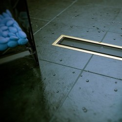 Canal de chão para duche italiana PREMIUM LINE em vidro preto 45cm - 1